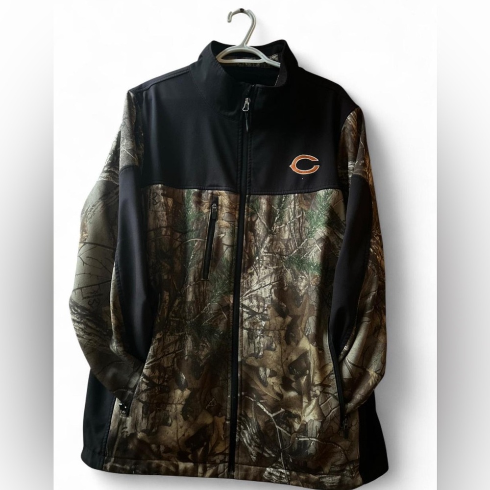 Dunbrooke Men's XL Black and Camouflage Vintage Chicago Bears Jacket